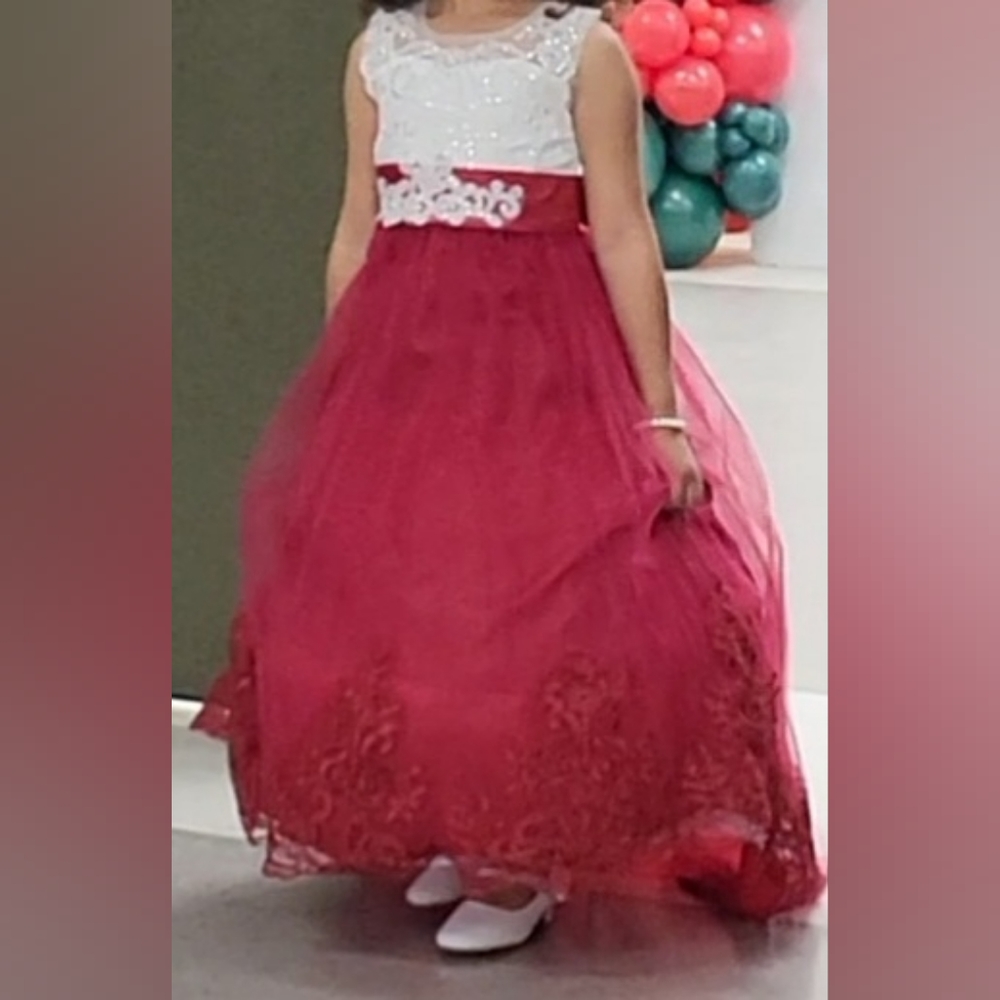 Red/maroon girls formal dress. Size 8/10
